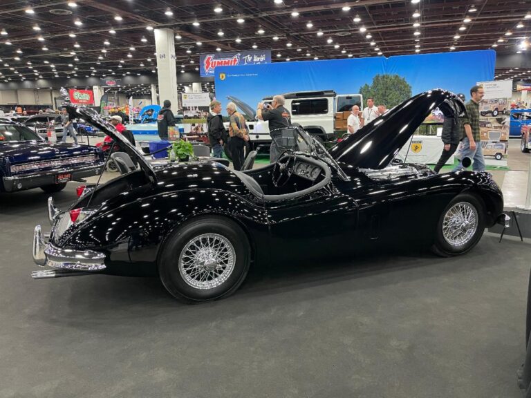Detroit-Autorama-1957-triple-black Jaguar-XK-140-OTS